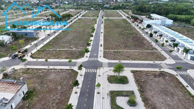 LÔ GÓC 2 MẶT TIỀN LAN ANH 7 – CHỈ 1 TỶ 670, VỊ TRÍ ĐẸP NGAY CỬA NGÕ KCN SONADEZI