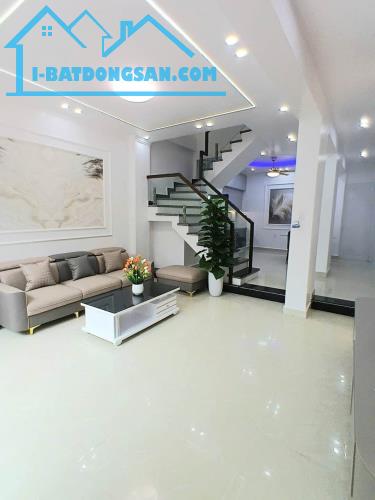 Cần tiền bán gấp - nhà đẹp Đình Đông - 43/60m2 nhà 3 tầng - chỉ 3,08 tỷ