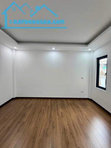 Nhà mới Ngọc Hồi-trung tâm thị trấn Văn Điển-52m-8.65 tỷ