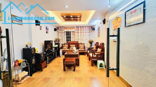 Siêu Hiếm! Phân Lô Ô Tô Hai Mặt Ngõ Tạ Quang Bửu 45M2 4T Gần Phố Ở Kết Hợp VP Giá 14.5 Tỷ
