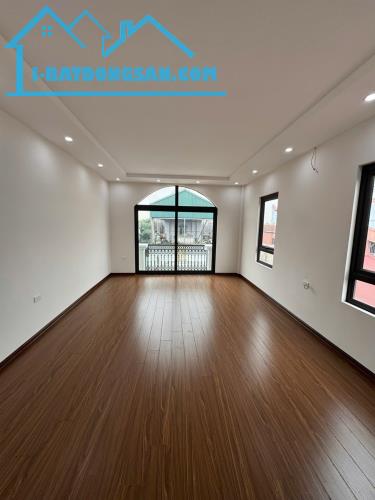 Bán nhà Ngọc Hồi-Lô Góc-Nhà Mới xây-9,8 tỷ