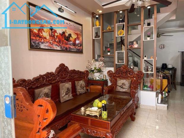 Bán nhà 3 tầng đường Hào Khê , Lê Chân - 40m2 - Giá 3,4 tỷ (Tặng nội thất)