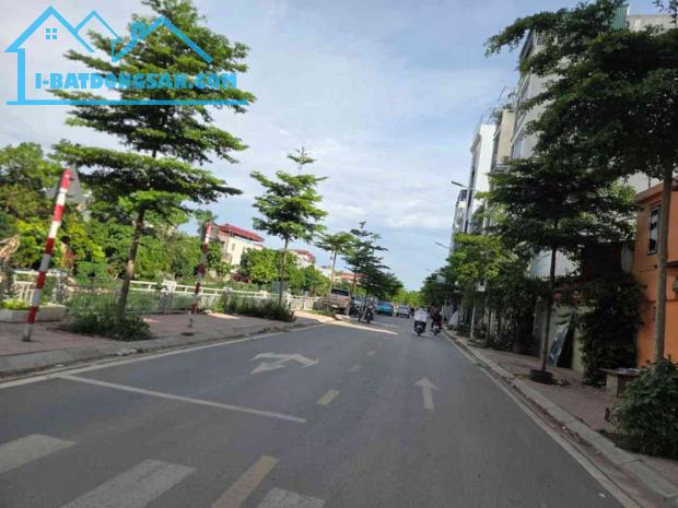 Bán nhà Ngọc Hôi-mặt tiền siêu rông-ngõ 2 ô tô tránh-8 tỷ