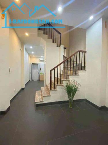 Bán Nhà Khu Phân Lô Lạc Trung, Yên Lạc, KO QUY HOẠCH - sát phố - 40m2 x 4 Tầng
