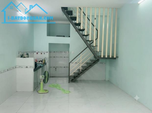 Nhà mặt tiền Lưu Nhân Chú, 36m², 2 tầng, gần chợ Phạm Văn Hai, đủ tiện ích, dân trí, 5.X T