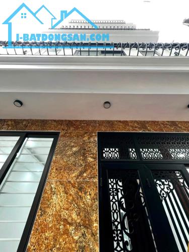 Nhà xây mới 7 tầng thang máy phố Nguyễn Lương Bằng thông Hoàng Cầu, 35m2 chỉ 9,8 tỷ