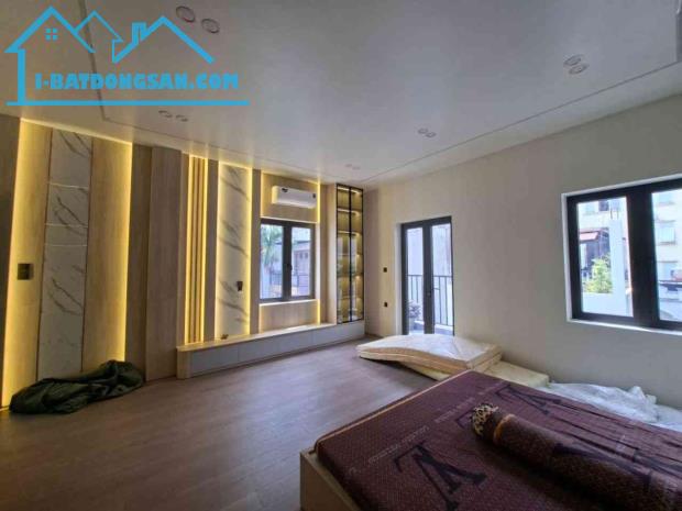 Bán nhà 100m Nguyễn Văn Cừ Nguyễn Sơn 15 tỷ