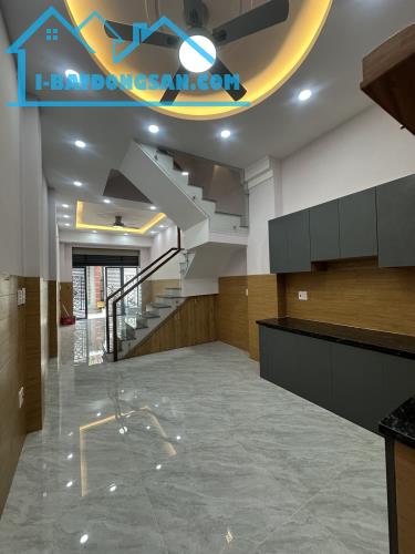 Nhà 4 tầng Trường Chinh, 48m², hẻm 6m, hoàn công đủ, đủ tiện ích, gần sân bay chỉ 5.x tỷ.