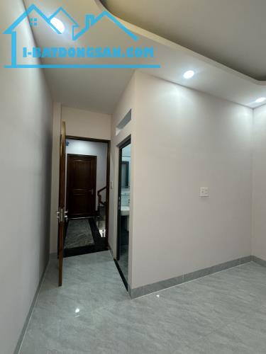 Nhà 4 tầng Trường Chinh, 48m², hẻm 6m, hoàn công đủ, đủ tiện ích, gần sân bay chỉ 5.x tỷ.
