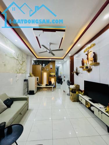 Nhà đẹp Tô Hiệu, 68m², hẻm 4m, khu VIP Hiệp Tân, nở hậu, khu sầm uất ở ngay 6.X tỷ. Hiếm