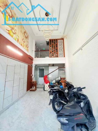 TÒA NHÀ 5 TẦNG THANG MÁY –8 CHDV –DÒNG TIỀN 30-50TR/THÁNG – TRUNG TÂM GÒ VẤP – 8.9 TỶ