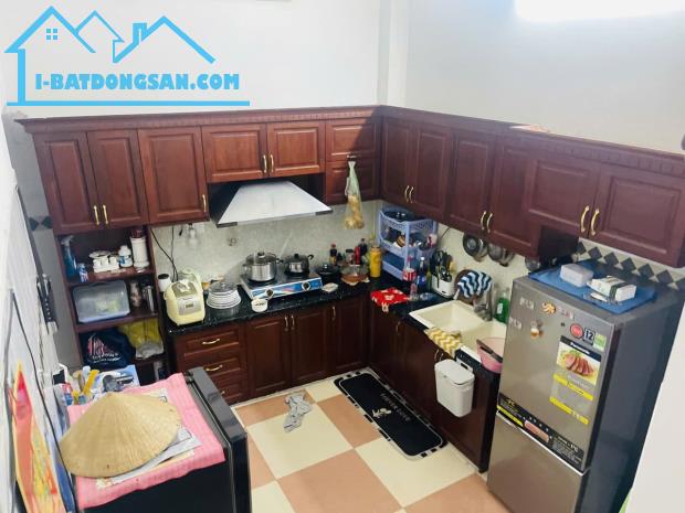 QUẬN 7] NHÀ ĐẸP NGANG 5 - GẦN MẬT TIỀN - KẾ KCX TÂN THUẬN - KHU VỰC CHO THUÊ ĐỈNH - ĐANG C