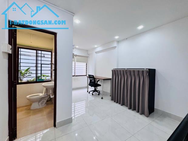 3 Tầng, ngang 4m, 51m2 SD, gần mặt tiền Huỳnh Văn Bánh, mới ở ngay, 4.38 Tỷ