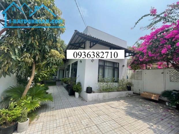 CHÍNH CHỦ CẦN BÁN GẤP NHÀ VƯỜN ĐƯỜNG TRỊNH QUANG NGHỊ - SHR - 860 TR