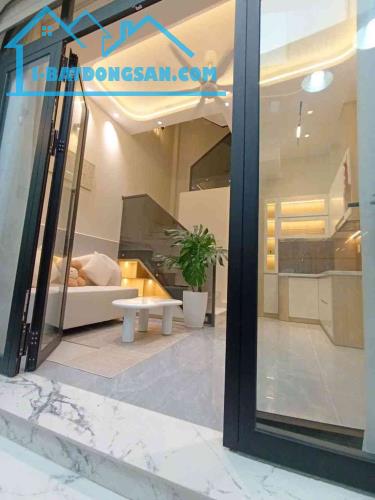 NHÀ ĐẸP MỚI XÂY,FULL NỘI THẤT, XEM LÀ MÊ 2 PN- 3 WC NHỈNH 4 TỶ