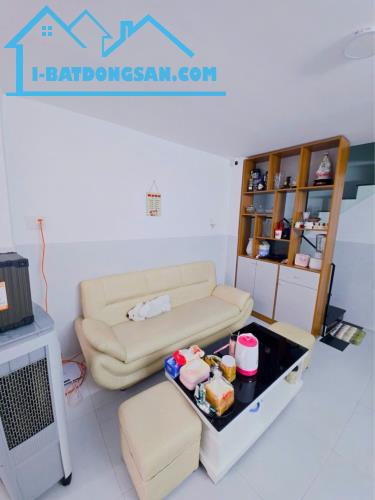 1 BƯỚC RA MẶT TIỀN,KHU VIP VƯỜN LÀI TÂN PHÚ, XE HƠI THOÁNG,NHÀ 3 TẦNG ,40M2, 3 PN. GIÁ