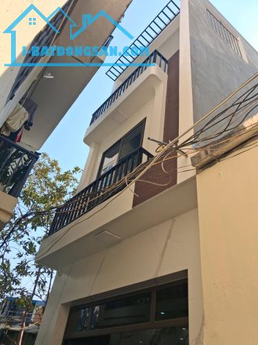 BÁN NHÀ 2 TỶ 300 TRIỆU, Ô TÔ ĐỖ GẦN NHÀ ĐƯỜNG TRẦN HUY LIỆU, 46M2 x 3 TẦNG