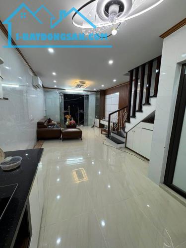 CHÍNH CHỦ CẦN BÁN GẤP NHÀ RIÊNG Ở LẠC LONG QUÂN
