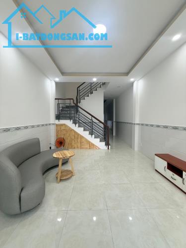 HẺM 1 TRỤC SÁT MẶT TIỀN NGUYỄN VĂN QUÁ (P. ĐÔNG HƯNG THUẬN)