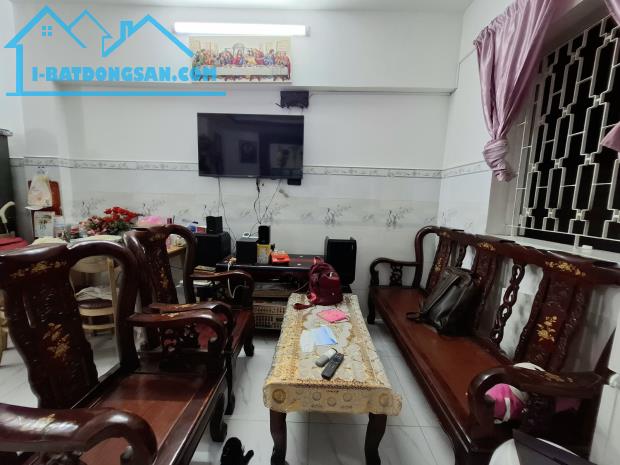 Bán gấp nhà Tân Kỳ Tân Quý, 36m², 3PN, hẻm 4.5m, 1 căn ra mặt tiền, chỉ 4.2 tỷ. Siêu hiếm.