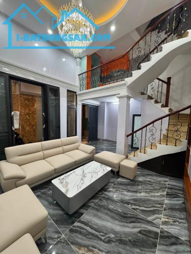 BÁN NHÀ PHỐ KIM NGƯU – HAI BÀ TRƯNG NGÕ THÔNG TRẦN KHÁT CHÂN, NHÀ ĐẸP 5 TẦNG MẶT TIỀN RỘNG