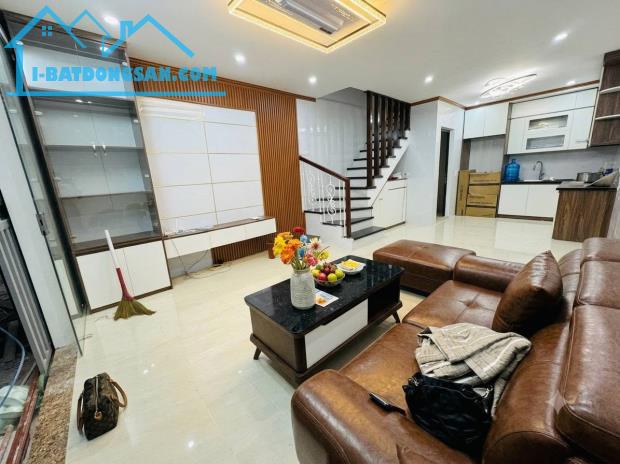 CHÍNH CHỦ CẦN BÁN GẤP NHÀ RIÊNG Ở LẠC LONG QUÂN