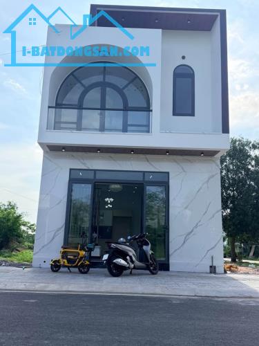 NHÀ ĐẸP THỦ DẦU MỘT - 1 TRỆT 1 LẦU - THIẾT KẾ HIỆN ĐẠI