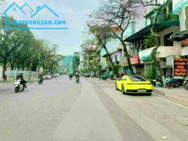 BÁN GẤP NHÀ MẶT PHỐ NGỌC HÀ PHỐ VIP BA ĐÌNH KD VỈA HÈ Ô TÔ TRÁNH 40M X 5 TẦNG 26 TỶ