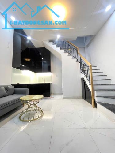 NHÀ ĐẸP LUNG LINH – gần NGUYỄN SÚY – 3 TẦNG + SÂN THƯỢNG – CHỈ 2T HƠN