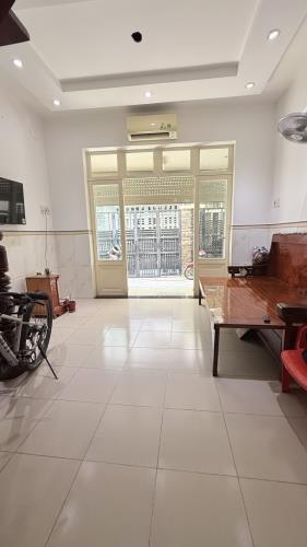 Bán gấp nhà Lê Liễu, 33m², sát mặt tiền, khu dân trí cao, đủ tiện ích chỉ 4.x tỷ. Siêu HOT