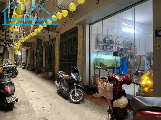 NHÀ PHỐ, GIANG VĂN MINH, BA ĐÌNH-PHÂN LÔ-KD: 34/38M X4T, MT 3,4M, GIÁ 11,5 TỶ.