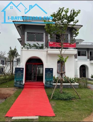 Chính chủ ở xa cần bán biệt thự biển 2,5 tầng Đơn lập 160m2 tại sonasea vân đồn Quảng ninh