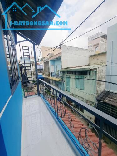 NHÀ ĐÚC 2 TẦNG ĐƯỜNG SỐ 8 GẦN LIÊN KHU 5-6- 40M2 (4x10)- HẺM XE HƠI- SỔ RIÊNG. CHỈ 3 TỶ XX