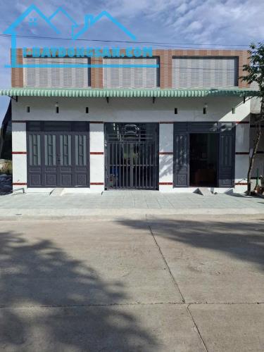 Sang gấp dãy trọ 2 kiot 8 phòng gần KCN Lê Minh Xuân Bình Chánh Giá 1 tỷ 770Tr