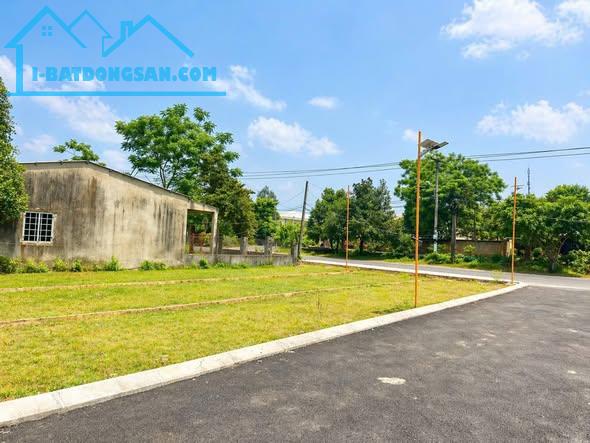 Chủ cần bán lô đất Phường Hòa Tiến. Diện tích 120m2. Đường oto rộng rãi. Giá 1ty330/lô có