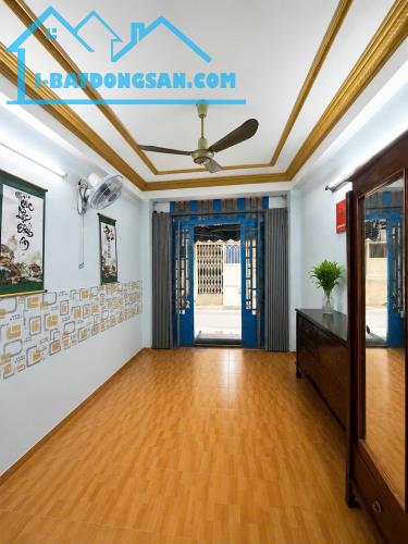 Chỉ 1 Căn Là Ra Mặt Tiền Võ Văn Kiệt Q.5 Thông Trần Bình Trọng - 24m² x 3 Tầng - Hơn 5 tỷ