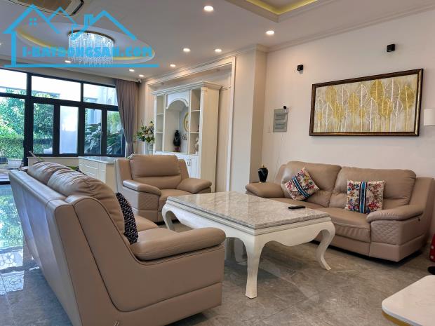 Biệt thự D2D - có thang máy- 1 cặp liền kề: cần bán