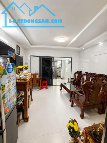 Bán Nhà Lâm Văn Bền 3 Phòng Ngủ, Đường Ô Tô Kề Bên, Gần Trường Học,Siêu Thị Lotte, 6.2 Tỷ
