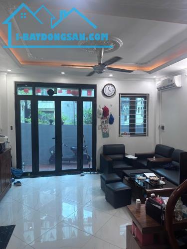 Chính chủ Bán nhà phố Lê Duẩn, 20m 5 tầng, lg, 100m ra ô tô, 5.4 tỷ 0973256699