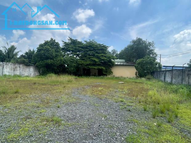 Bán đất góc 2 mặt tiền qui hoạch SKC gần cây xăng 09, Trảng Bom, 1500m2, giá 6 tỷ 500.