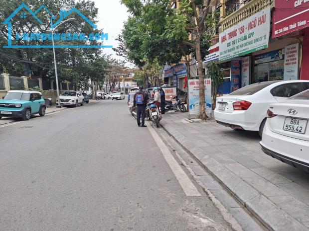 Bán đất kinh doanh đối diện cổng Bệnh Viện Đa Khoa Vĩnh Phúc lh_0987673102