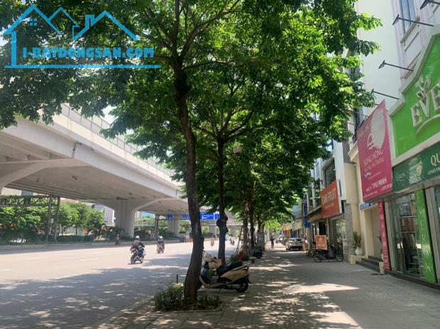 BÁN ĐẤT MẶT PHỐ PHẠM VĂN ĐỒNG CẠNH CV HOÀ BÌNH. 98M2. LÔ GÓC MT 9.3M. 44.8 TỶ