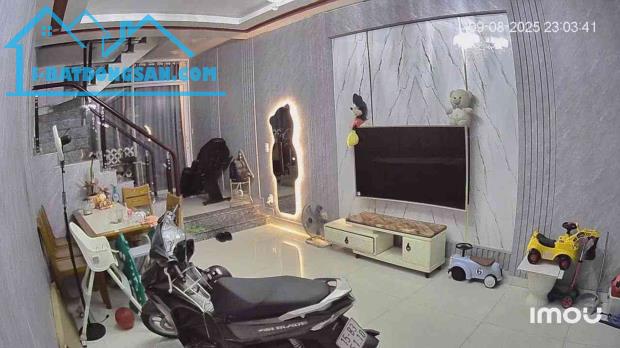 Bán nhà đường Kiều Sơn, mặt tiền 4m, dt60m, giá chào 4tỷ850. Lh 0377572748