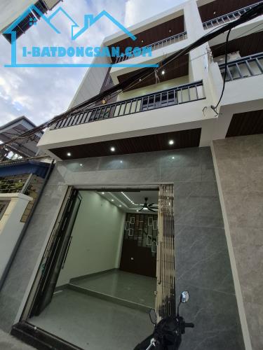 BÁN NHÀ ĐẸP 2.25 TỶ 3 TẦNG 54M2 ( ĐÔNG NAM ) NGÕ PHÙ NGHĨA