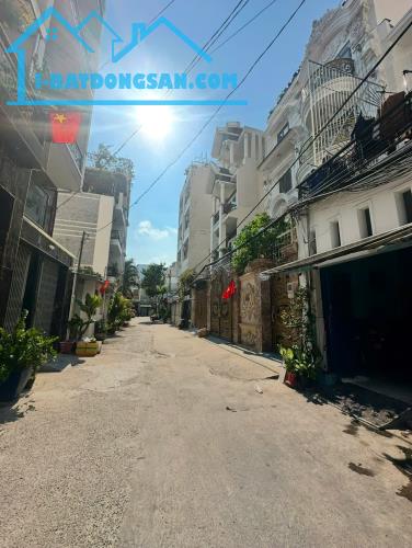 Bán nhà hẻm 8m Phạm Quý Thích ( ngay chợ Tân Hương ) 8.05x17m - Giá : 14.5 tỷ TL