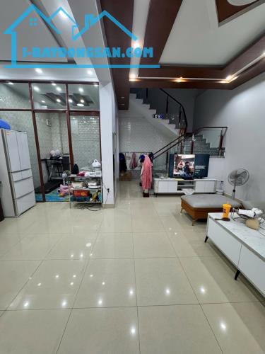 Nhà Mặt Tiền Rộng 6.6m Ngõ Nguyễn Công Hòa - 54m² x 3 Tầng - Sân BBQ, Có Phòng Ngủ Tầng 1