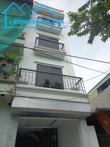 Bán nhà gần đường 32 Đan Phượng 42 m2 4 tầng giá 6.3 tỷ.ô tô vào nhà. Nhà mới tinh