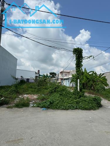 Chính chủ cần bán lô góc 2 mặt tiền ngang 6m diện tích đẹp gần chợ Tân Bình