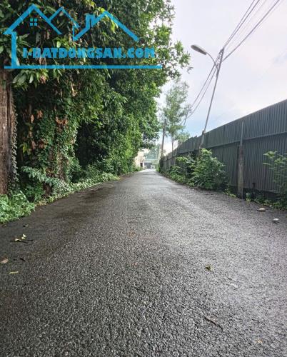 Bán nhà xưởng gần Ngã 3 Sông Thao, Trảng Bom, Đồng Nai, 28000m2, giá 110 tỷ.