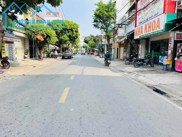 MĂT TIỀN LÊ THỊ HOA NGANG 5M ĐƯỜNG 15M DT 104,3M2 GIA 9TY500